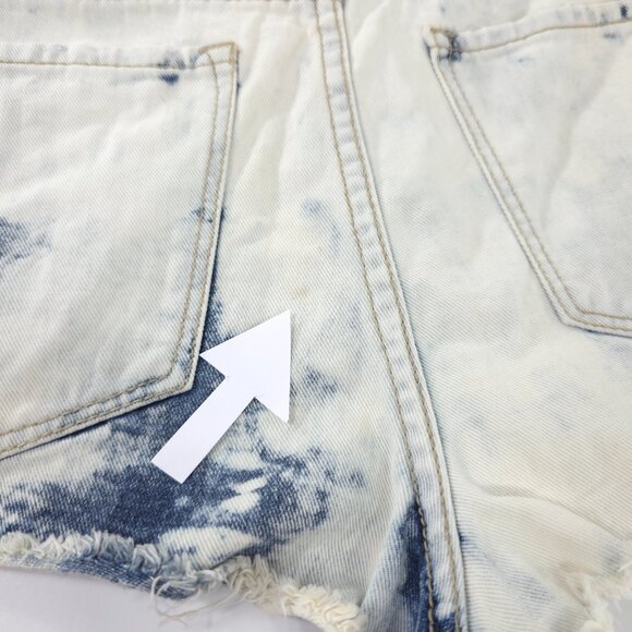 BDG HIGH RISE DREE CHEEKY SHORTS WOMEN'S SIZE 29 W STUDDED VINTAGE WASH *FLAWS* - Picture 10 of 16